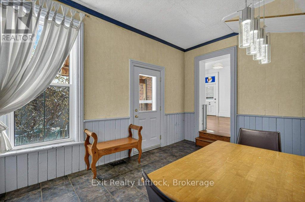 212 BARNARDO AVENUE - 14