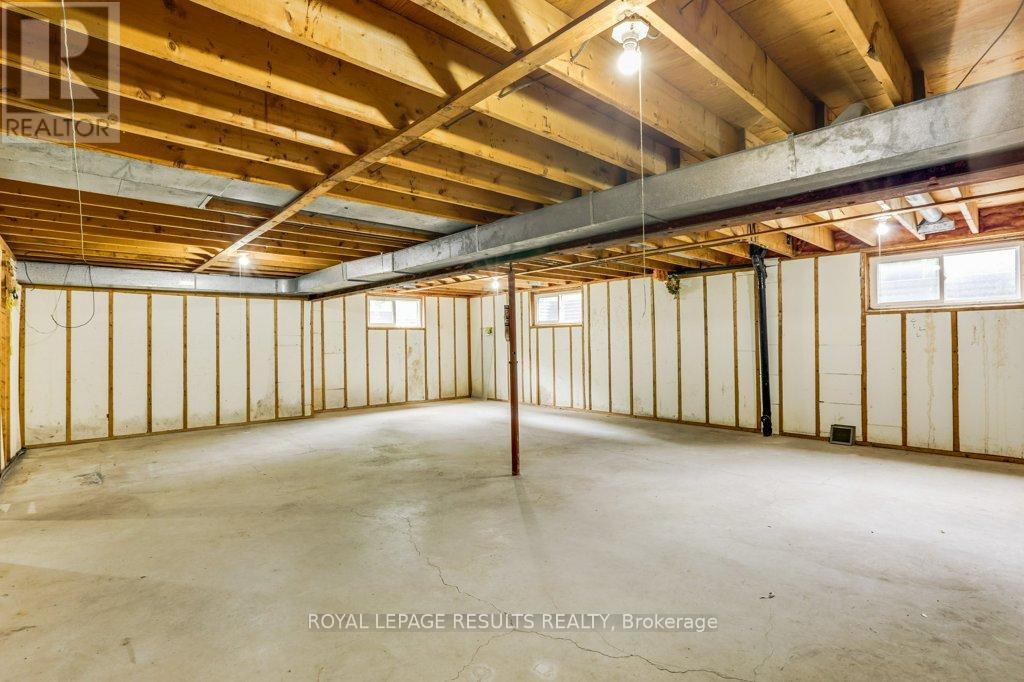 295 JOHN STREET S - 39
