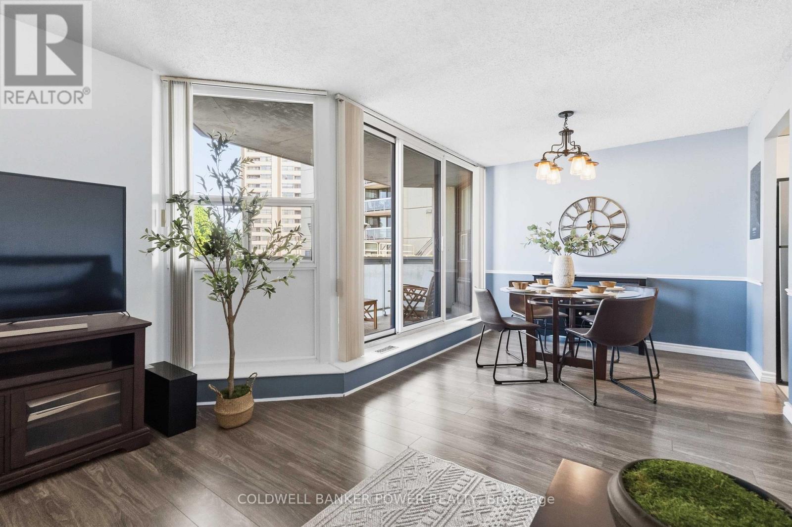#302 323 COLBORNE STREET - 11