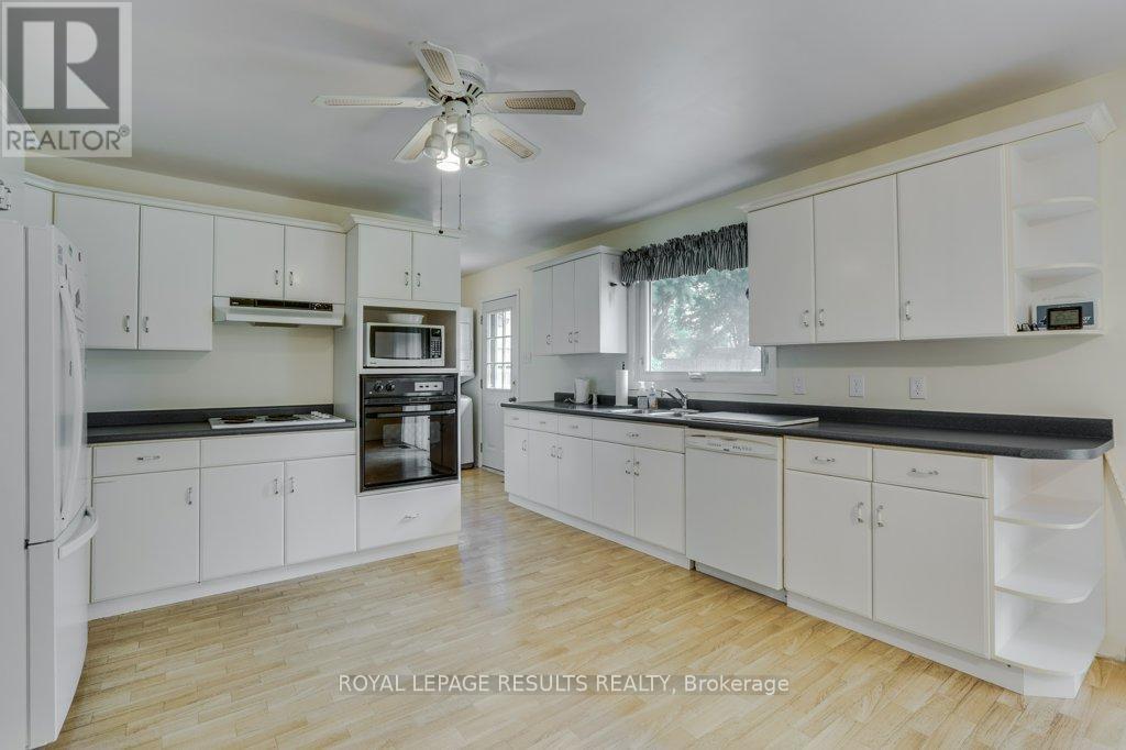 295 JOHN STREET S - 12