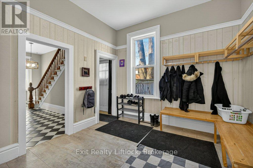 212 BARNARDO AVENUE - 7