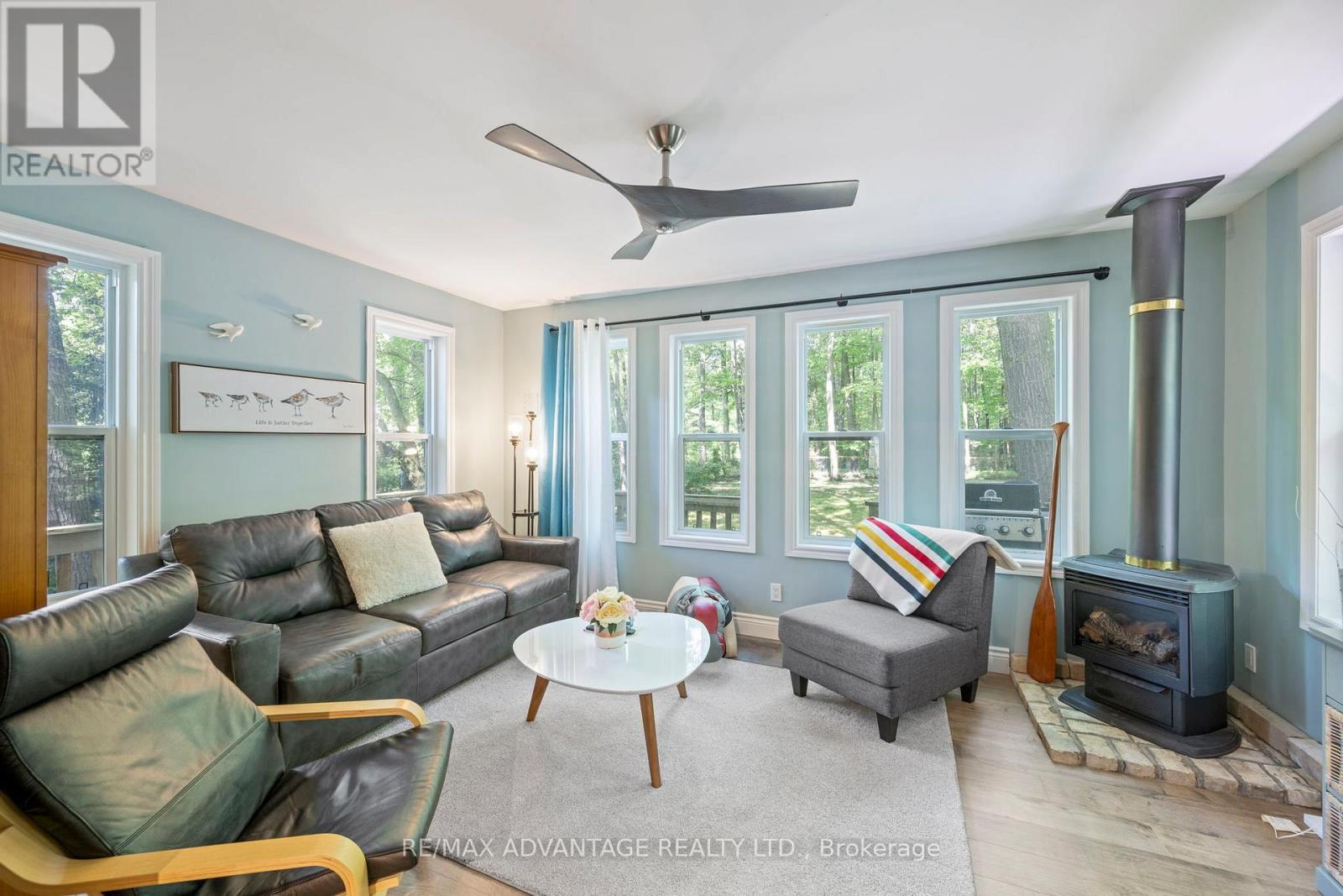 263 ONTARIO STREET S - 6