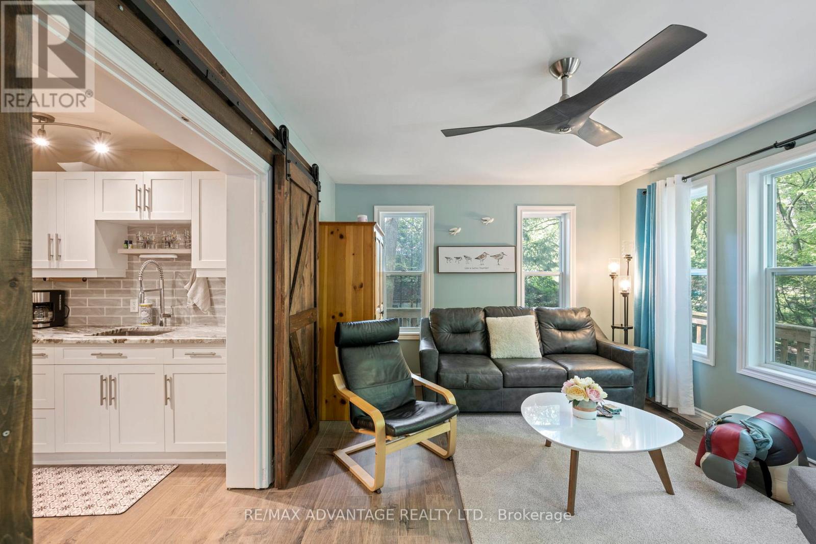 263 ONTARIO STREET S - 12