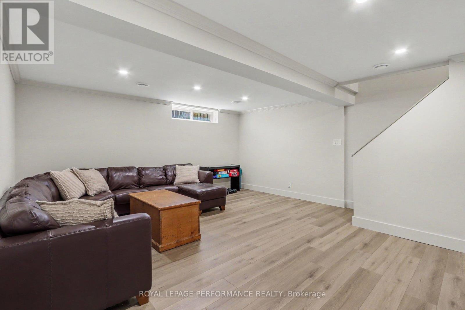 3 Bed, 2 Bath House for Sale in Ottawa – 17 BENTBROOK CRESCENT, Ottawa – MLS# X13438766 - Image 20