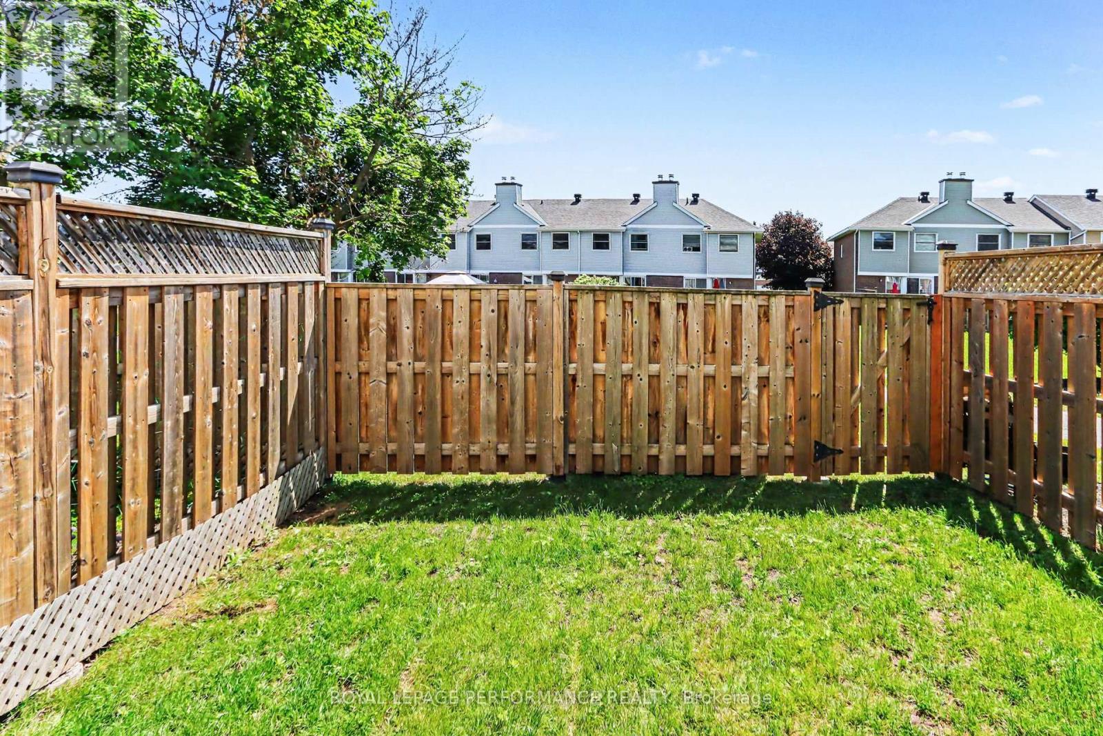3 Bed, 2 Bath House for Sale in Ottawa – 17 BENTBROOK CRESCENT, Ottawa – MLS# X13438766 - Image 25