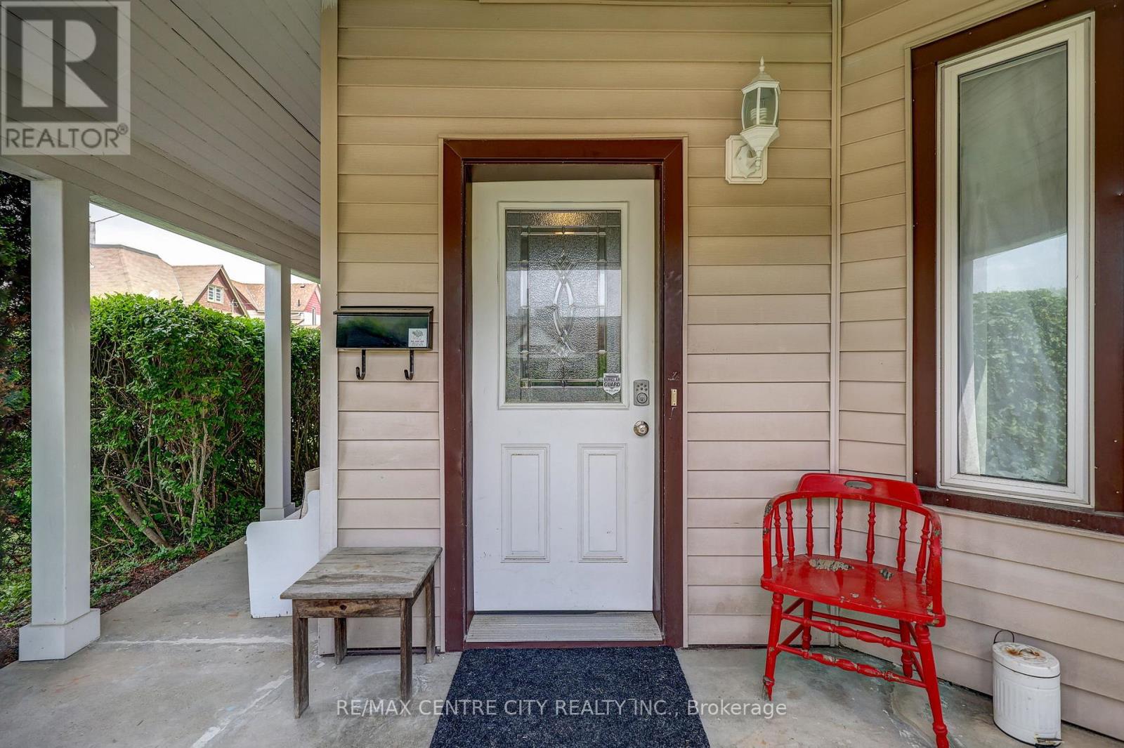 169 WELLINGTON STREET - 9