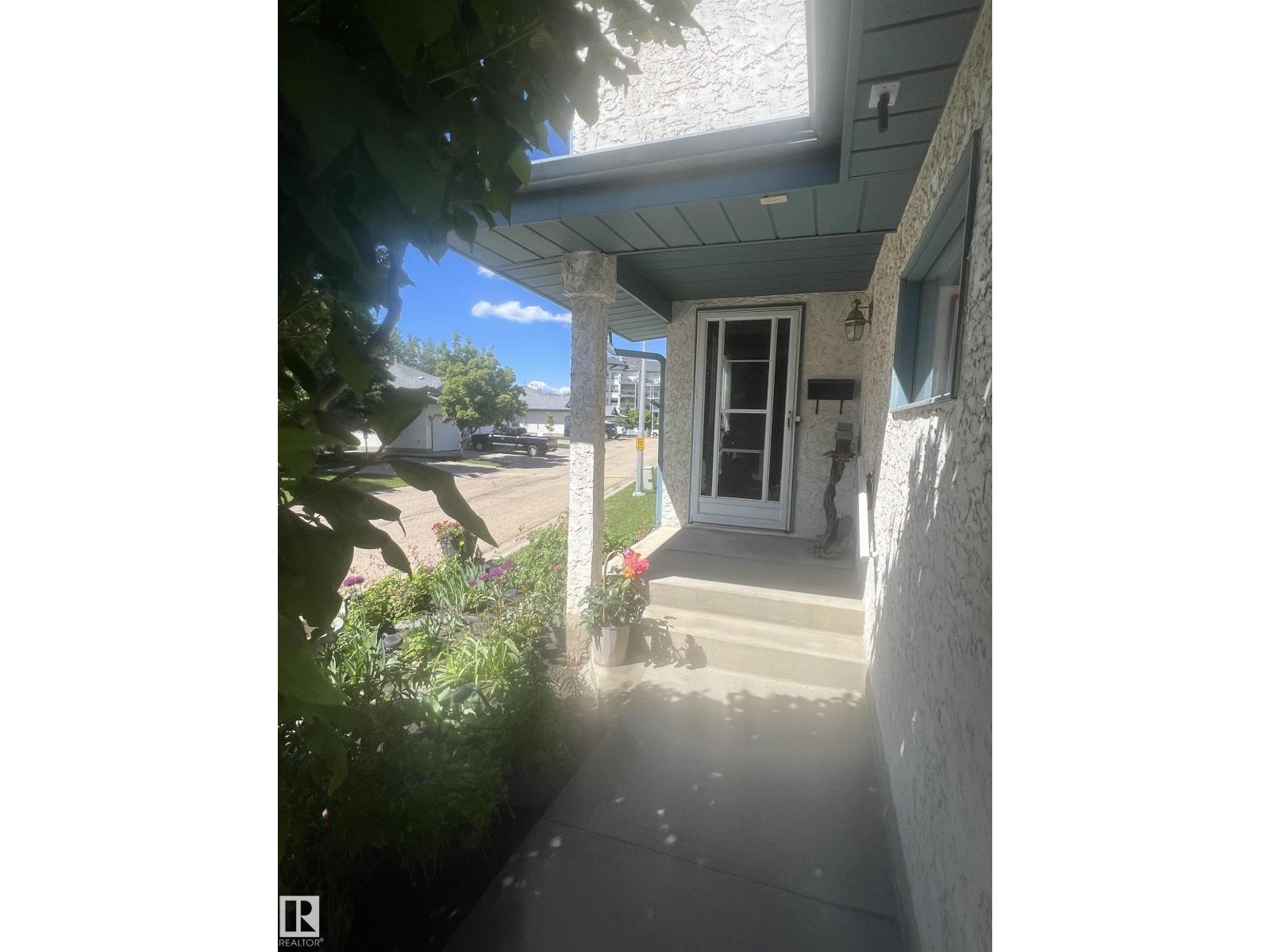 #7 85 GERVAIS RD - 54