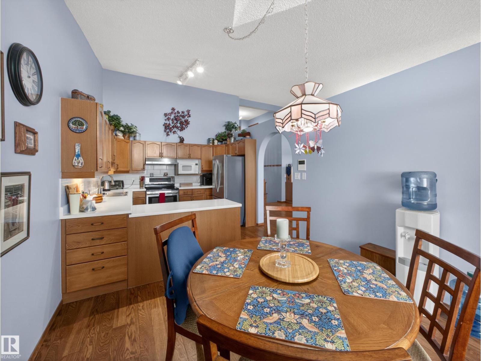 #7 85 GERVAIS RD - 16