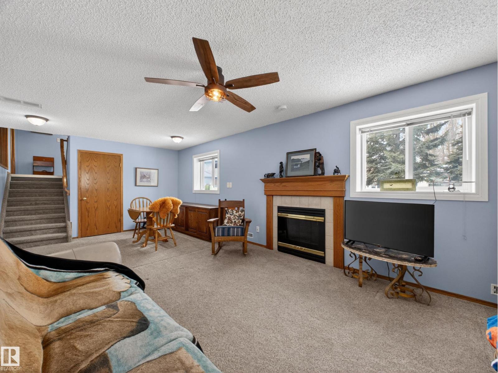 #7 85 GERVAIS RD - 15