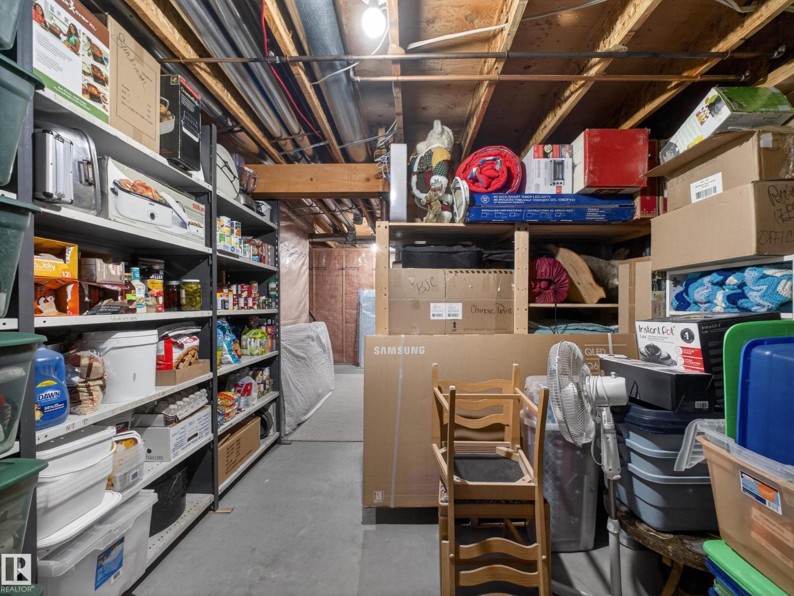 #7 85 GERVAIS RD - 27
