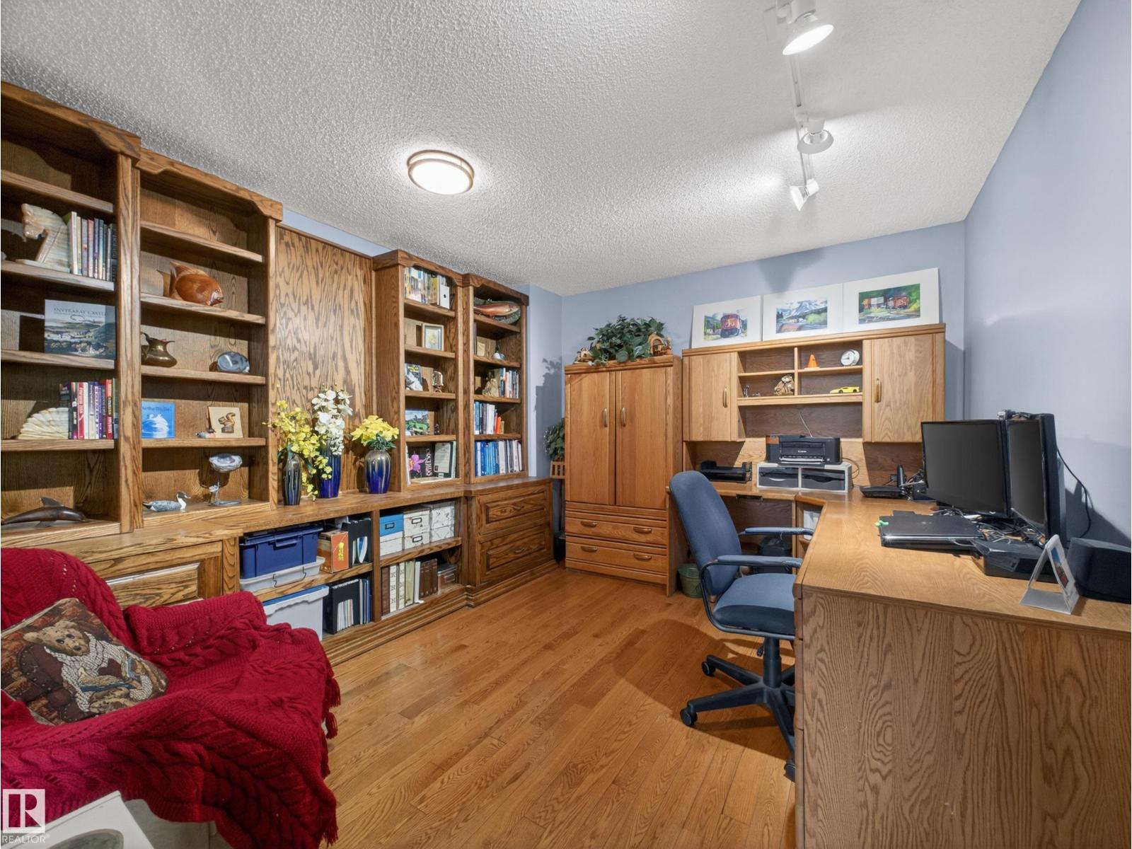 #7 85 GERVAIS RD - 28