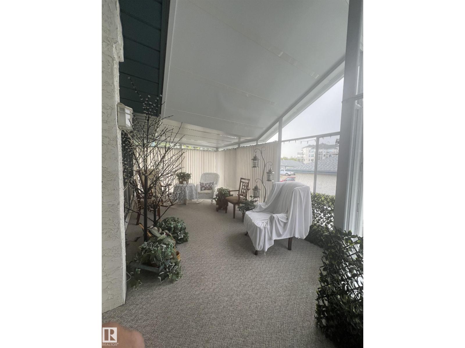 #7 85 GERVAIS RD - 61
