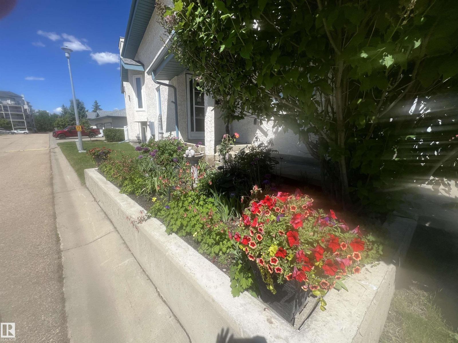 #7 85 GERVAIS RD - 58