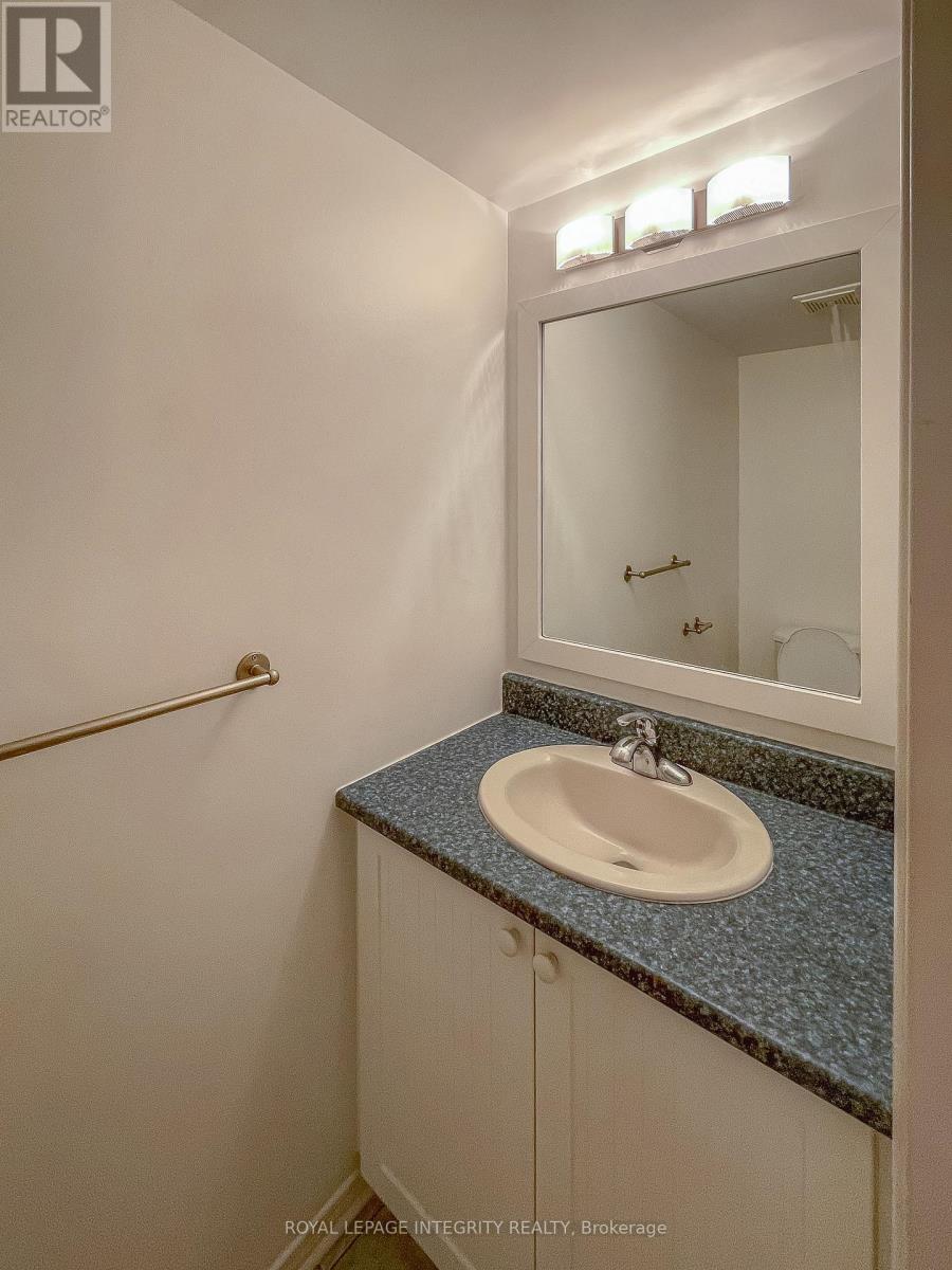 3 Bed, 3 Bath House for Rent in Ottawa – 172 GRAY CRESCENT, Ottawa – MLS# X13438822 - Image 15