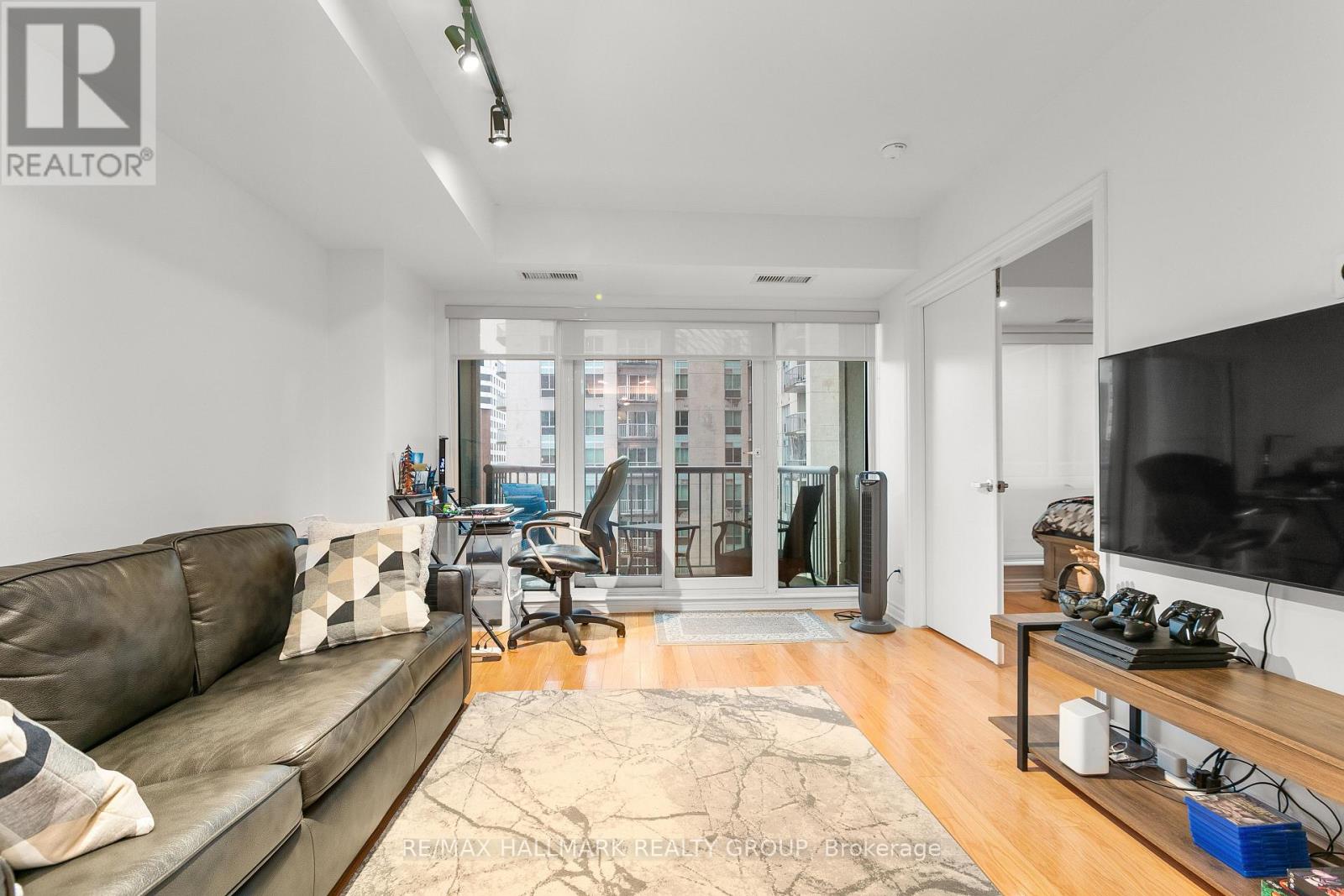 1 Bed, 1 Bath House for Sale in Ottawa – 1509 – 234 RIDEAU STREET, Ottawa – MLS# X13438870 - Image 8