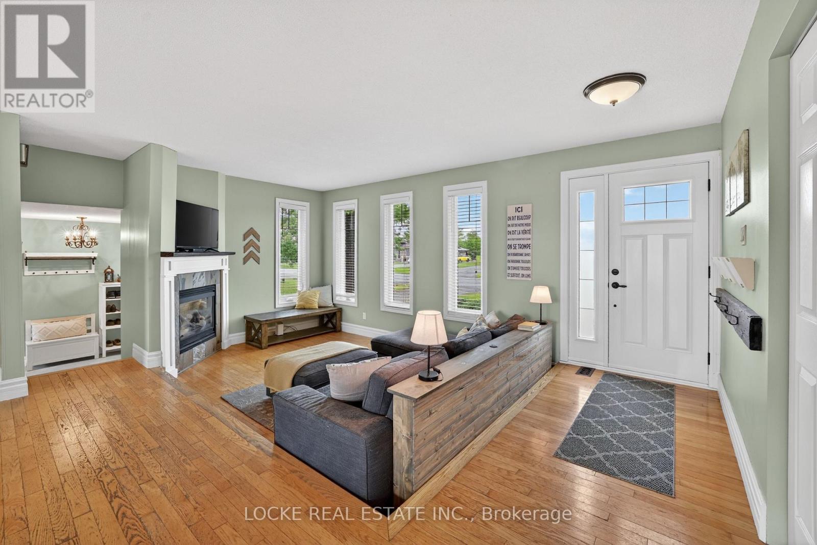 4 Bed, 2 Bath House for Sale in Ottawa – 3391 SARSFIELD ROAD, Ottawa – MLS# X13439040 - Image 5