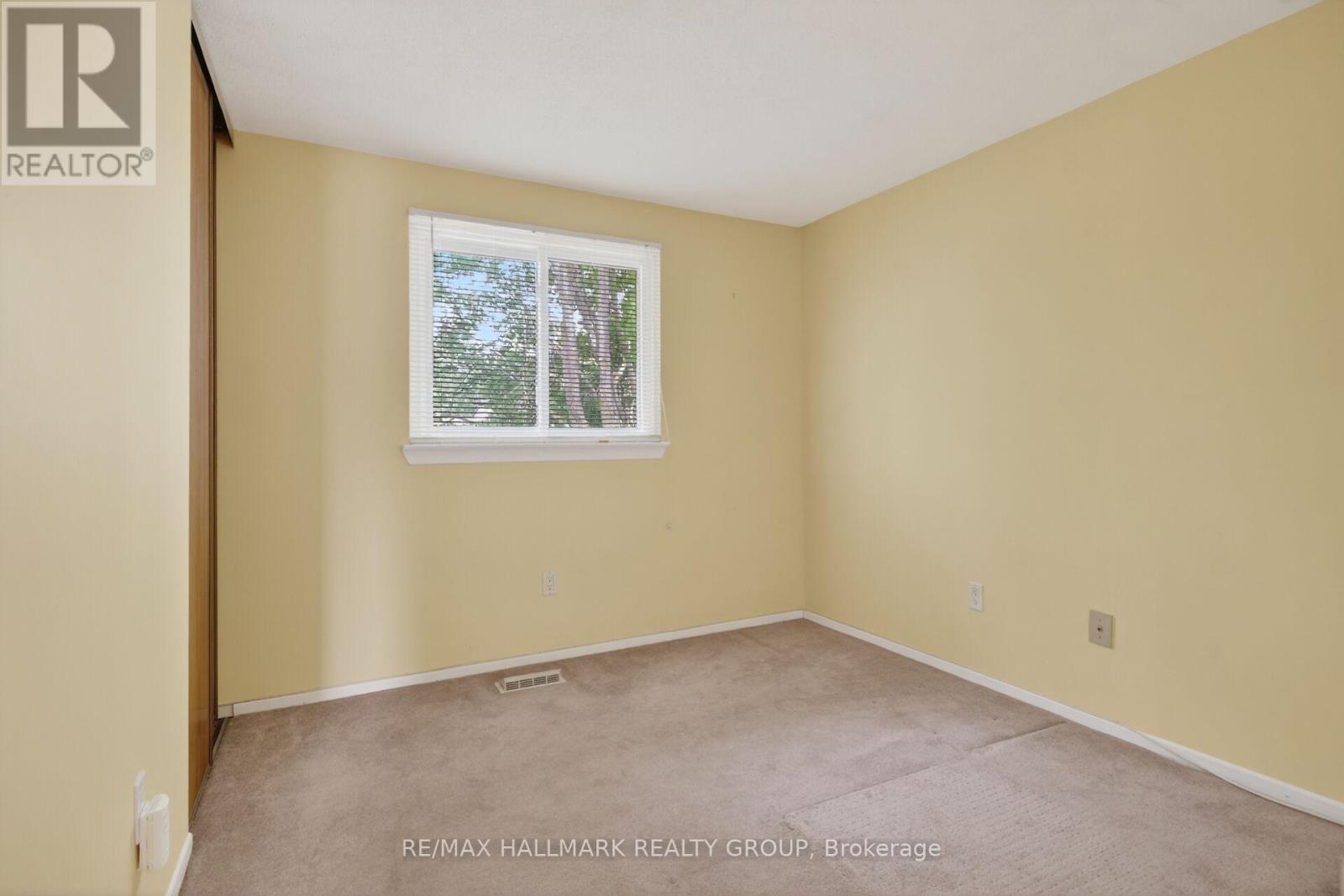 3 Bed, 2 Bath House for Sale in Ottawa – 38 AMHERST CRESCENT, Ottawa – MLS# X13439128 - Image 21