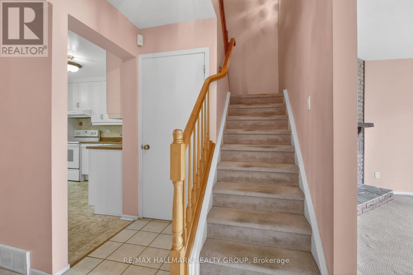 3 Bed, 2 Bath House for Sale in Ottawa – 38 AMHERST CRESCENT, Ottawa – MLS# X13439128 - Image 16