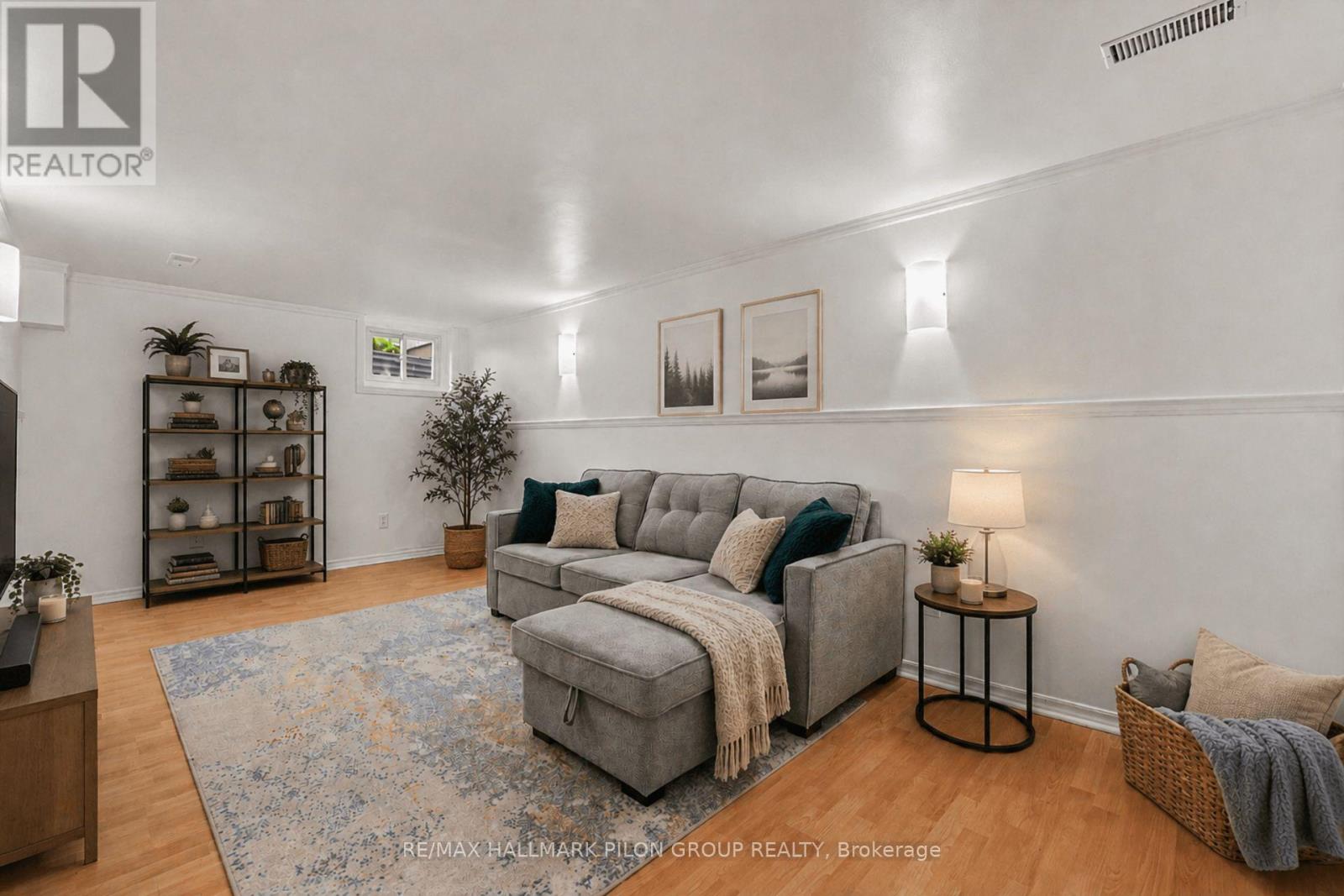 3 Bed, 2 Bath House for Sale in Ottawa – 70 – 2210 LOYOLA AVENUE, Ottawa – MLS# X13439056 - Image 17