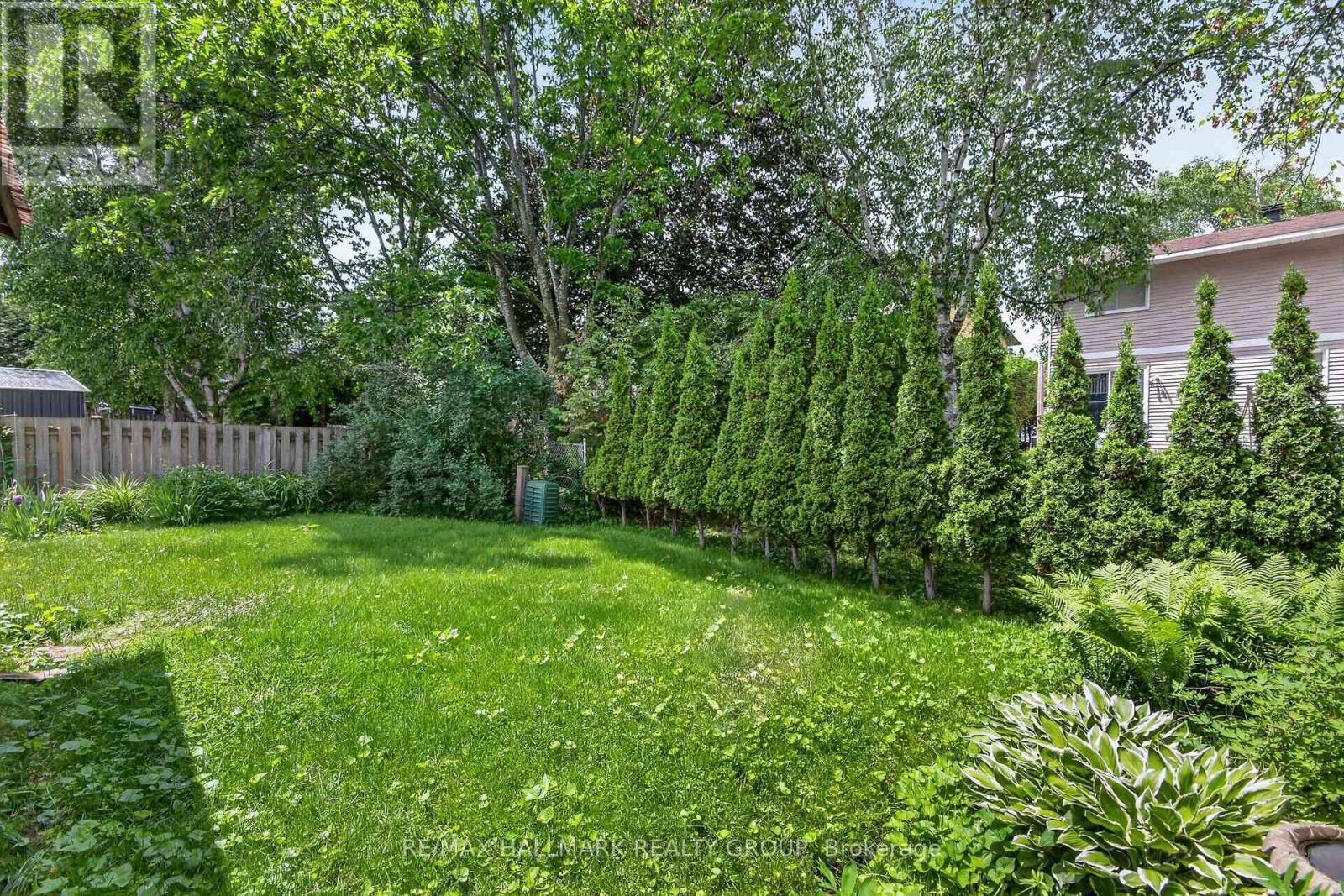 3 Bed, 2 Bath House for Sale in Ottawa – 38 AMHERST CRESCENT, Ottawa – MLS# X13439128 - Image 33