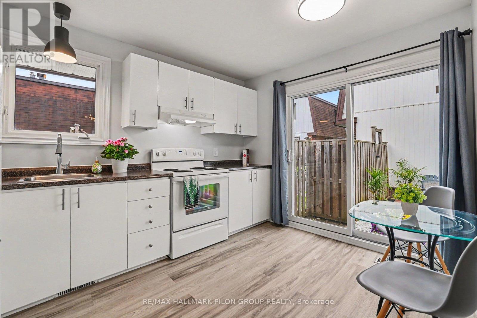 3 Bed, 2 Bath House for Sale in Ottawa – 70 – 2210 LOYOLA AVENUE, Ottawa – MLS# X13439056 - Image 7