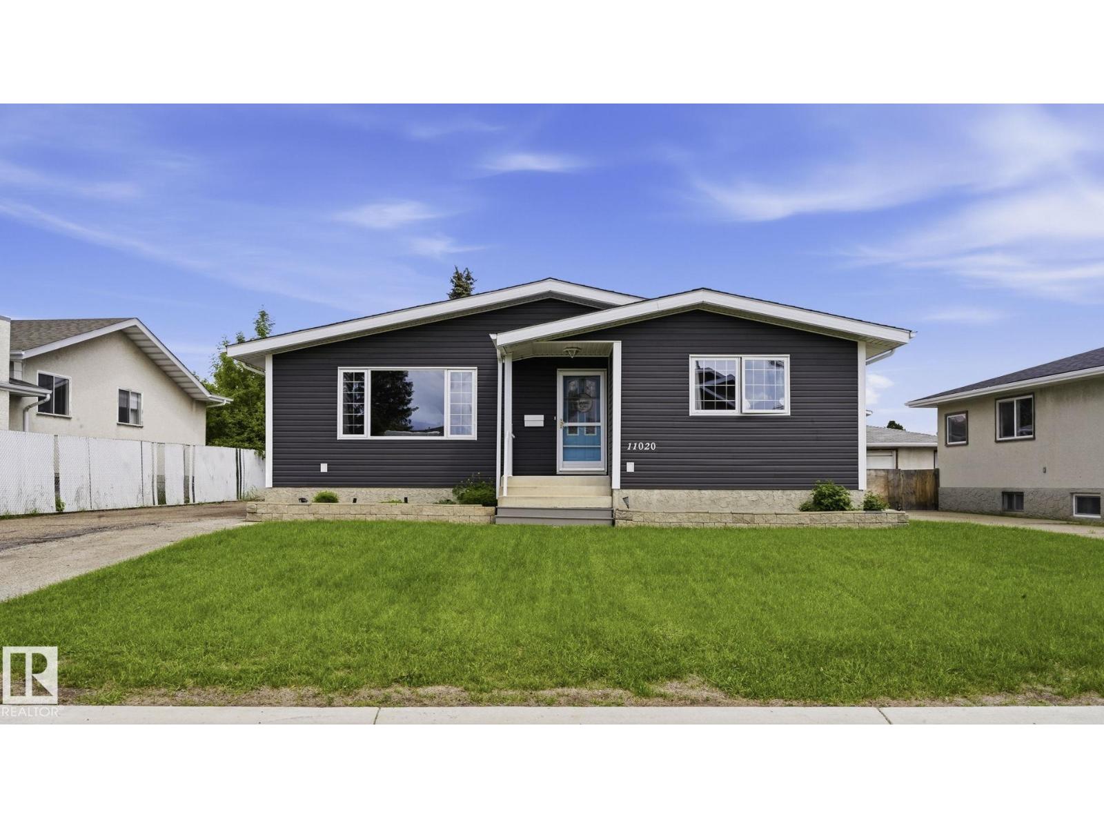 11020 162A AV NW - 1