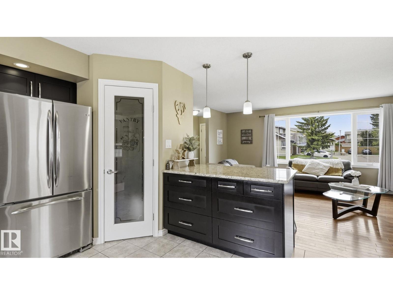 11020 162A AV NW - 14