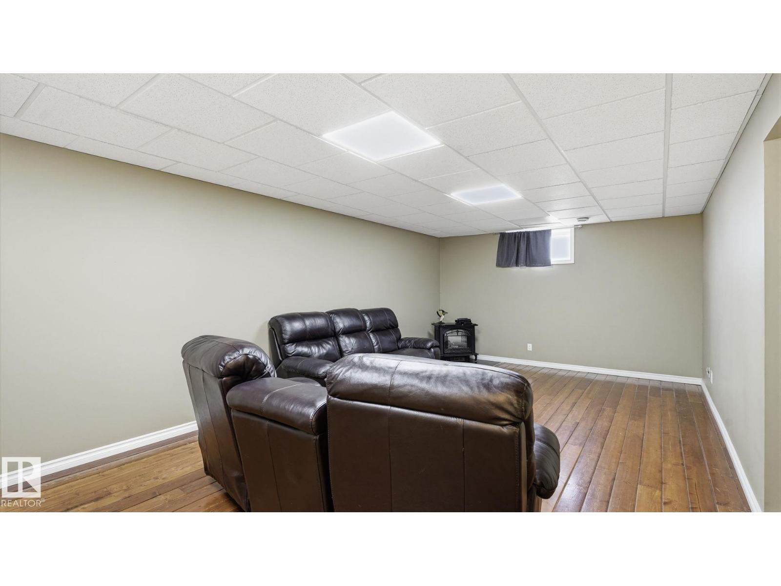 11020 162A AV NW - 25