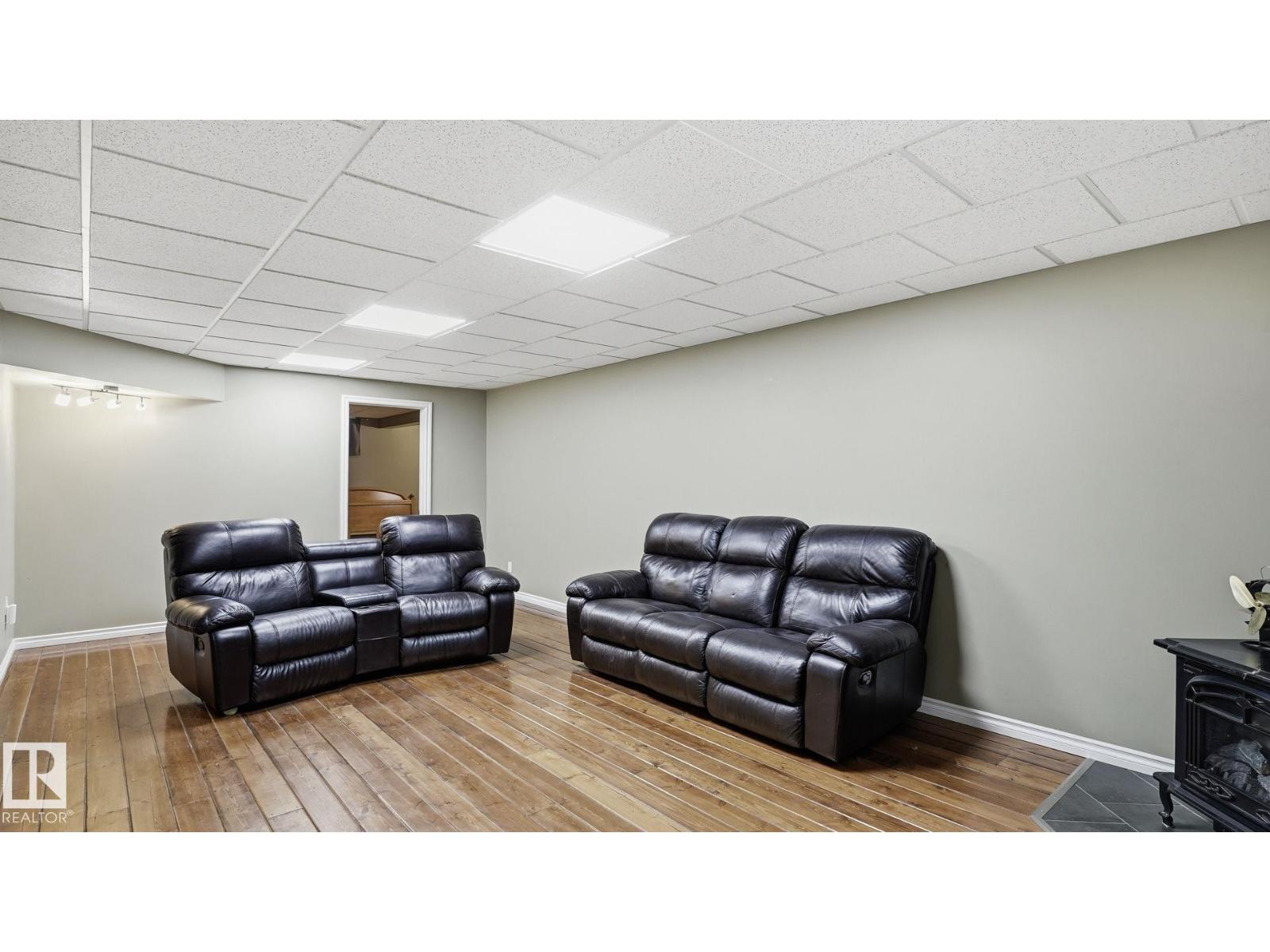 11020 162A AV NW - 27