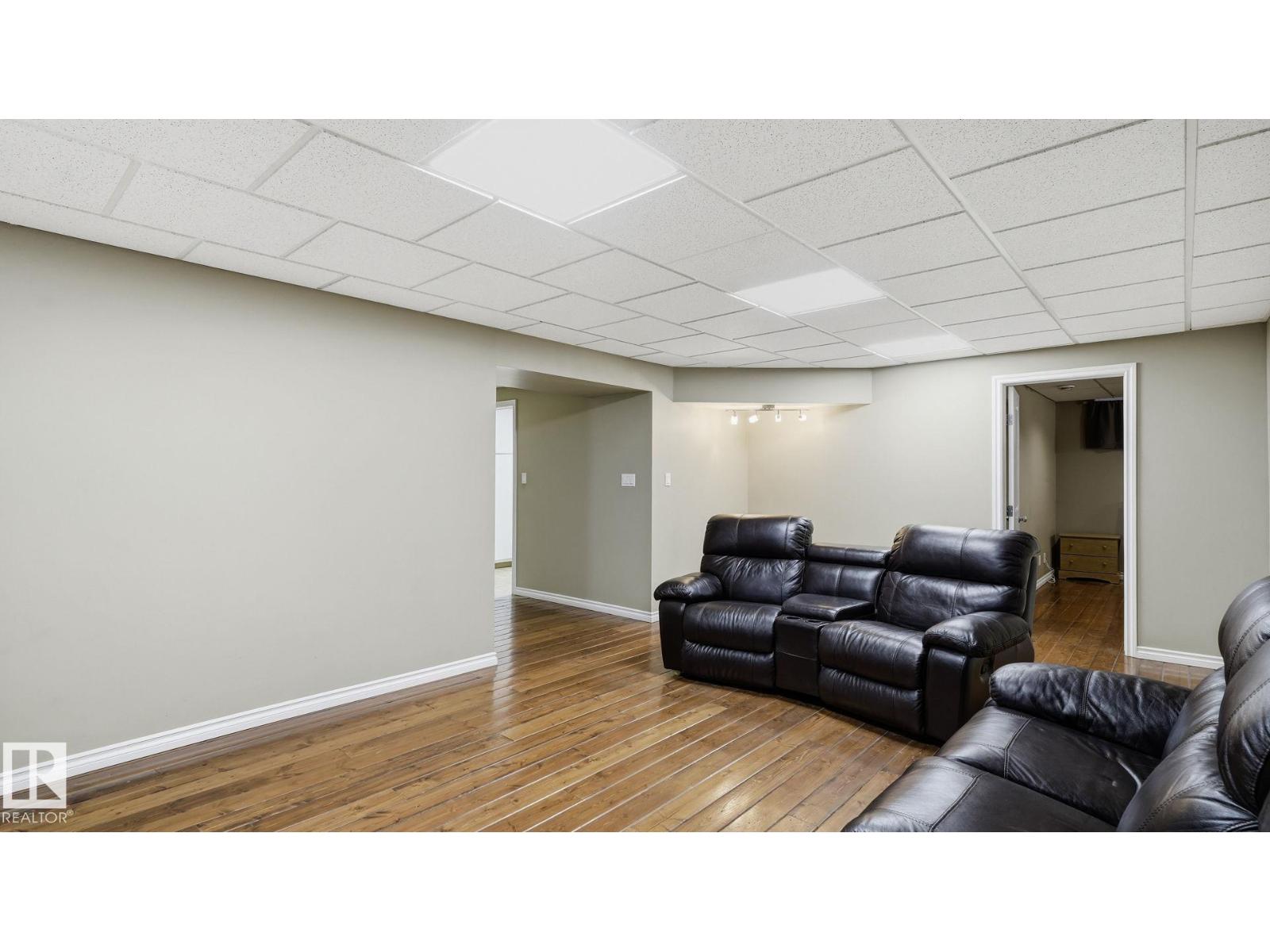11020 162A AV NW - 28