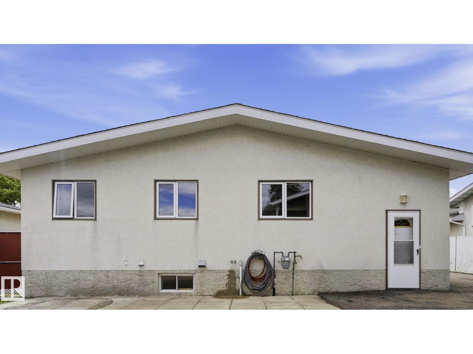 11020 162A AV NW - 34