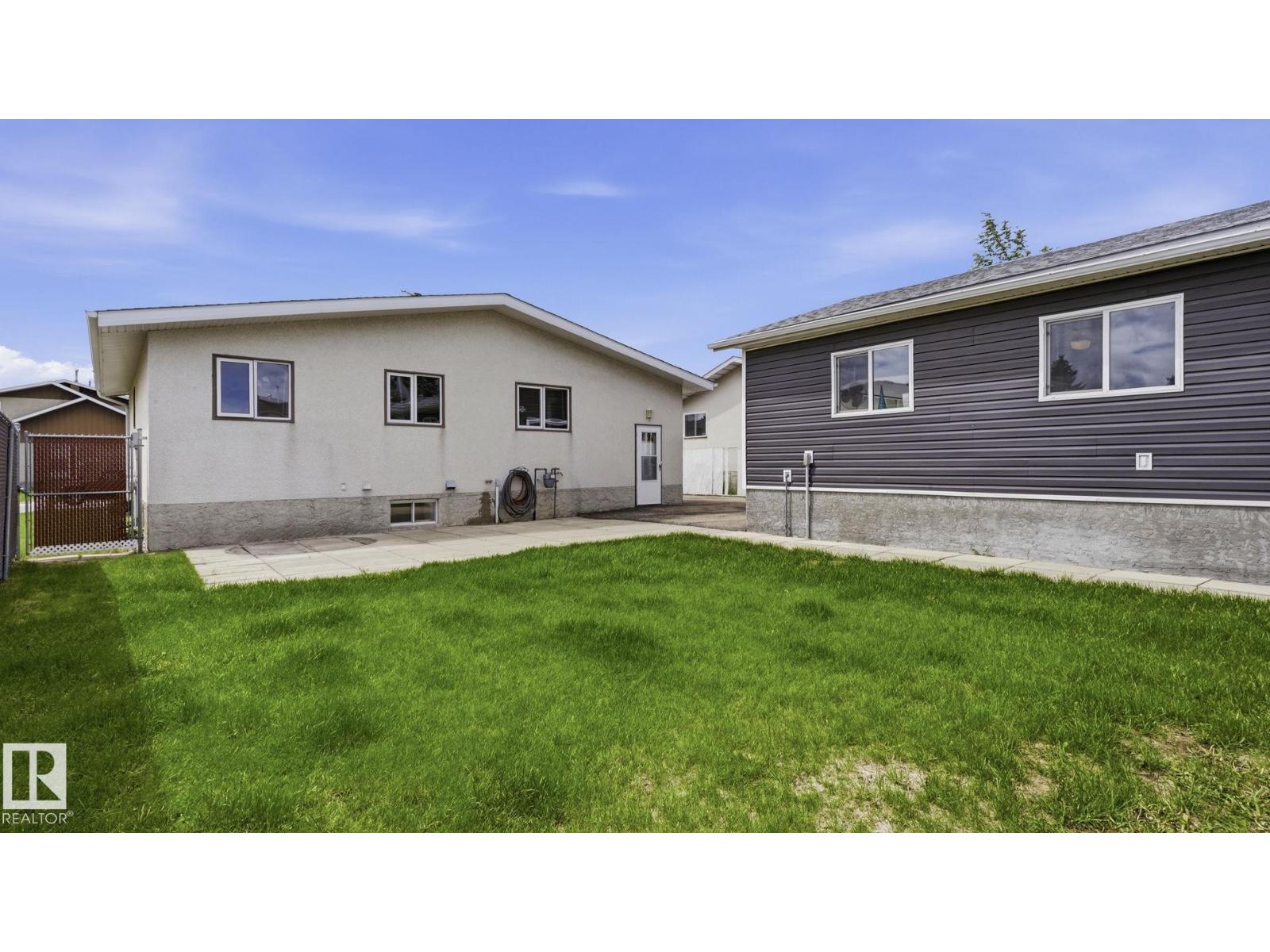 11020 162A AV NW - 35