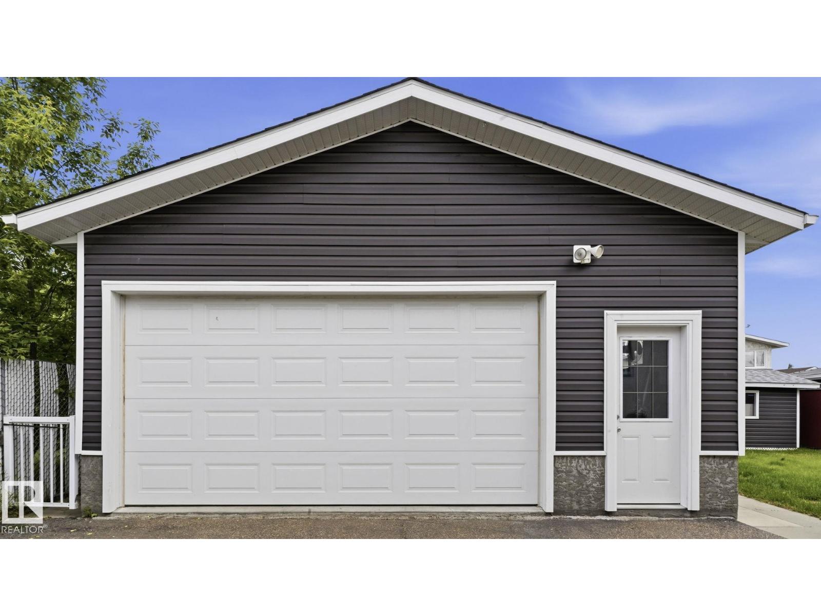 11020 162A AV NW - 37