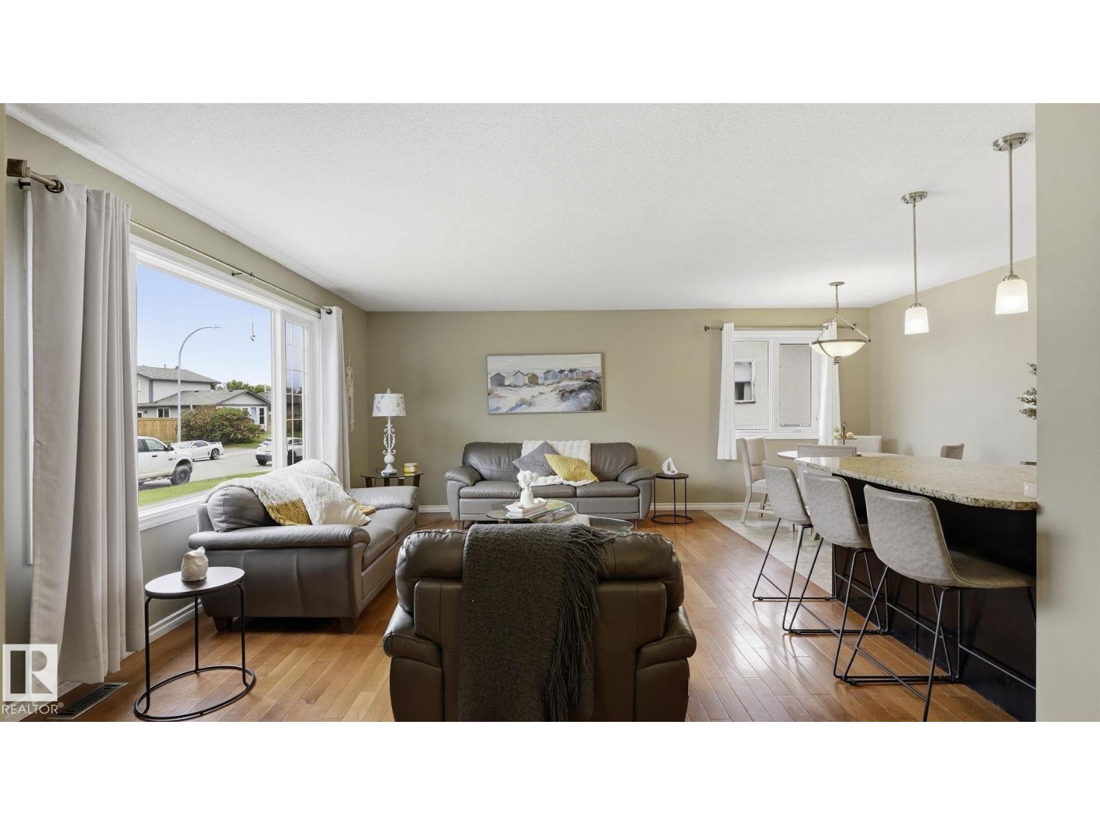 11020 162A AV NW - 5