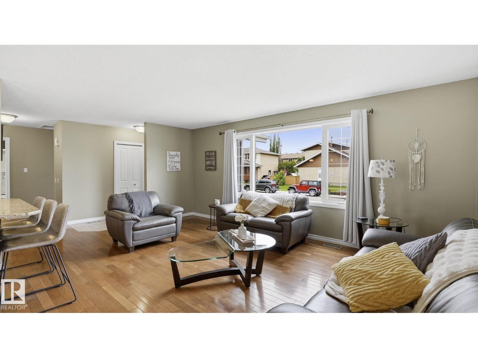 11020 162A AV NW - 8
