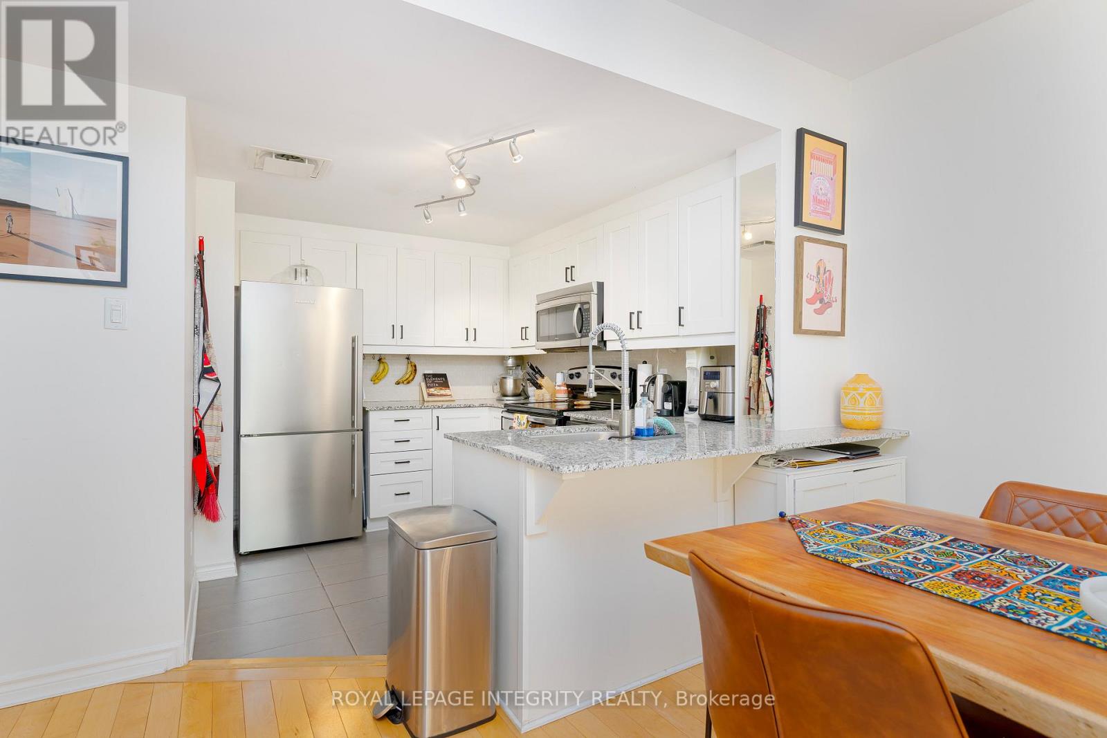 #206 250 LETT STREET - 9