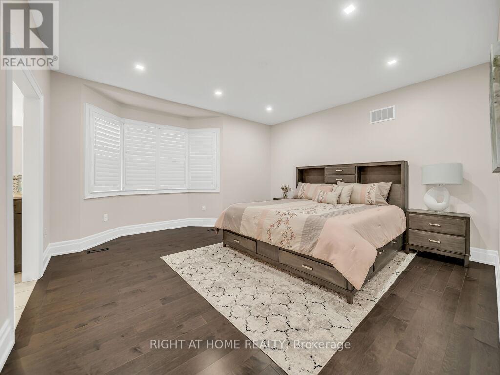 12 HACKWOOD HEIGHTS - 32