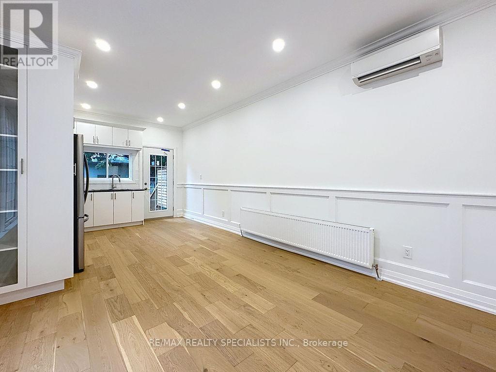 252 EARLSCOURT AVENUE - 11