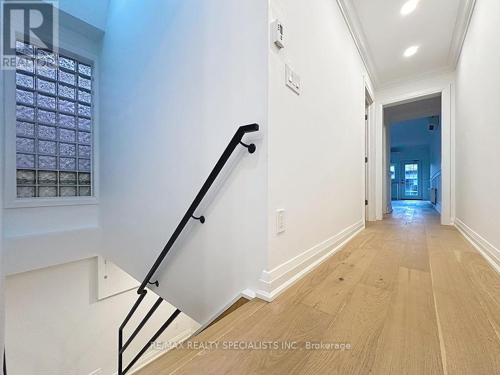 252 EARLSCOURT AVENUE - 24