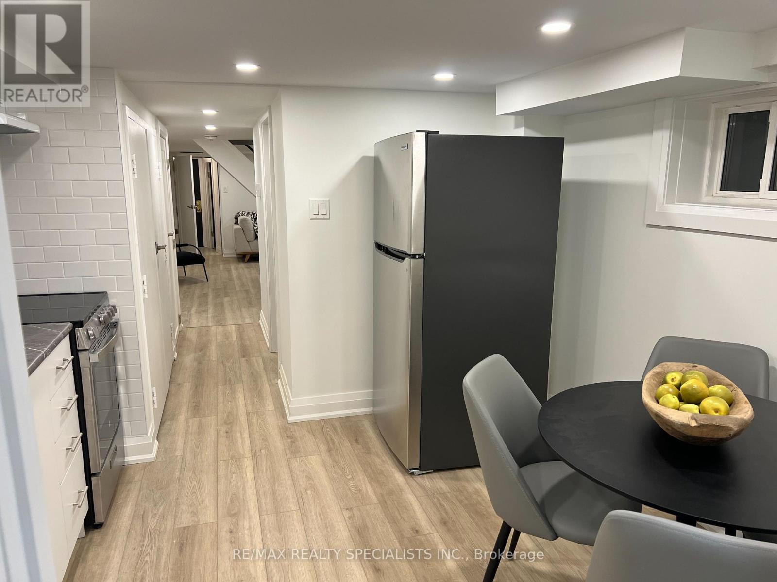 252 EARLSCOURT AVENUE - 30