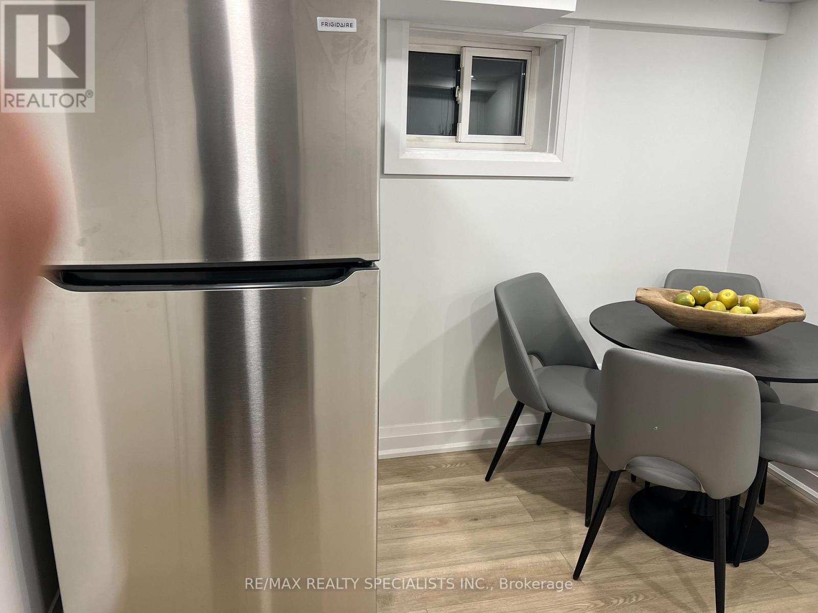 252 EARLSCOURT AVENUE - 29