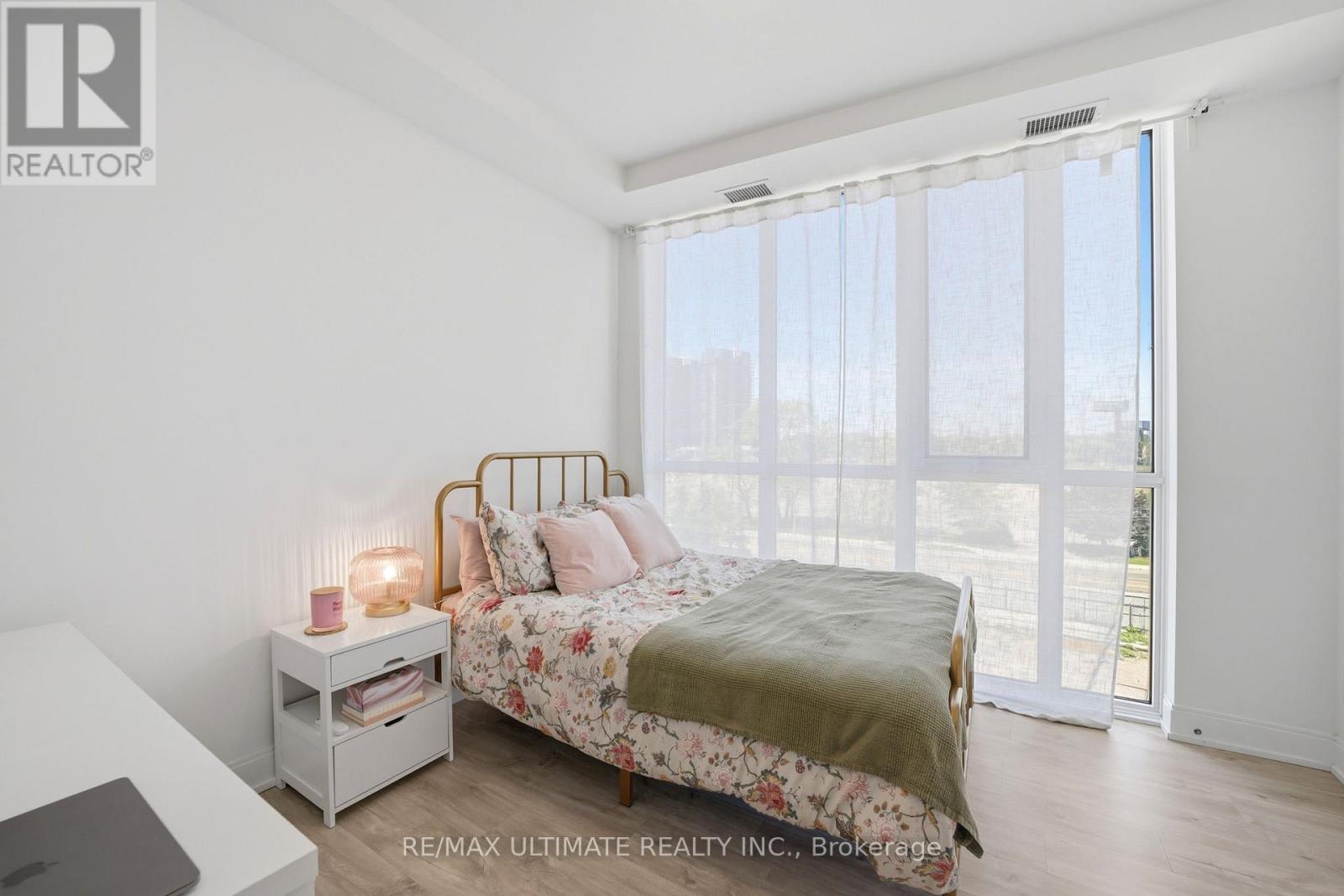 #402 70 ANNIE CRAIG DRIVE - 13