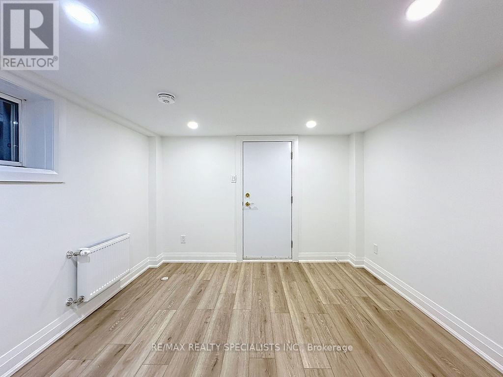 252 EARLSCOURT AVENUE - 37