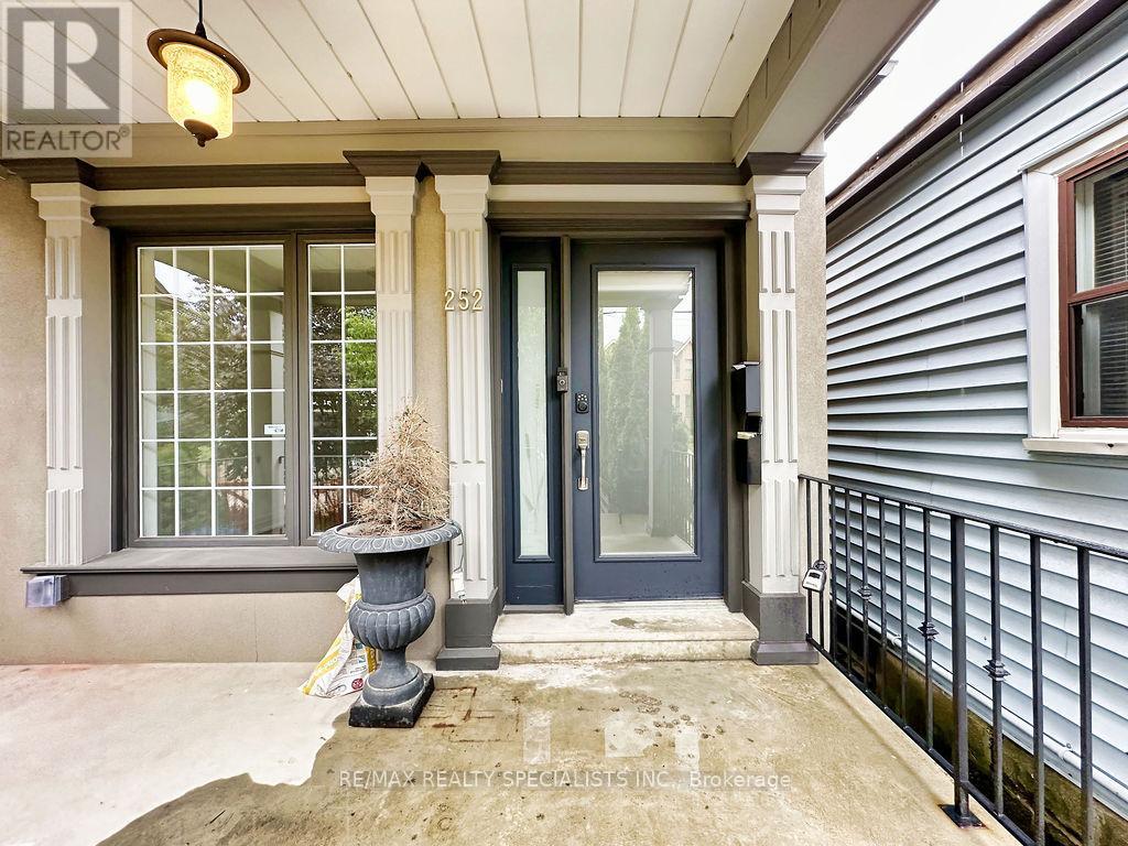 252 EARLSCOURT AVENUE - 5