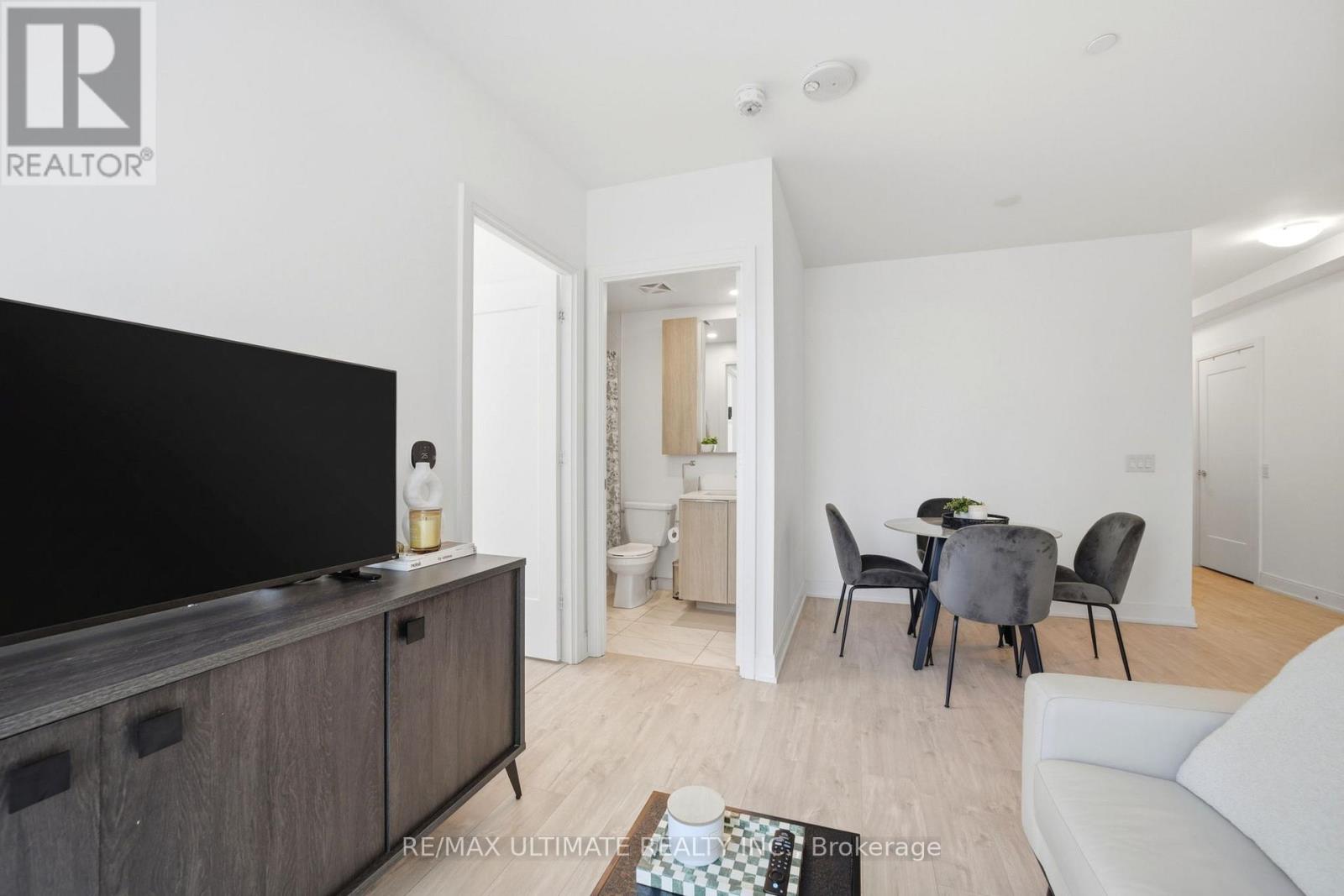 #402 70 ANNIE CRAIG DRIVE - 5