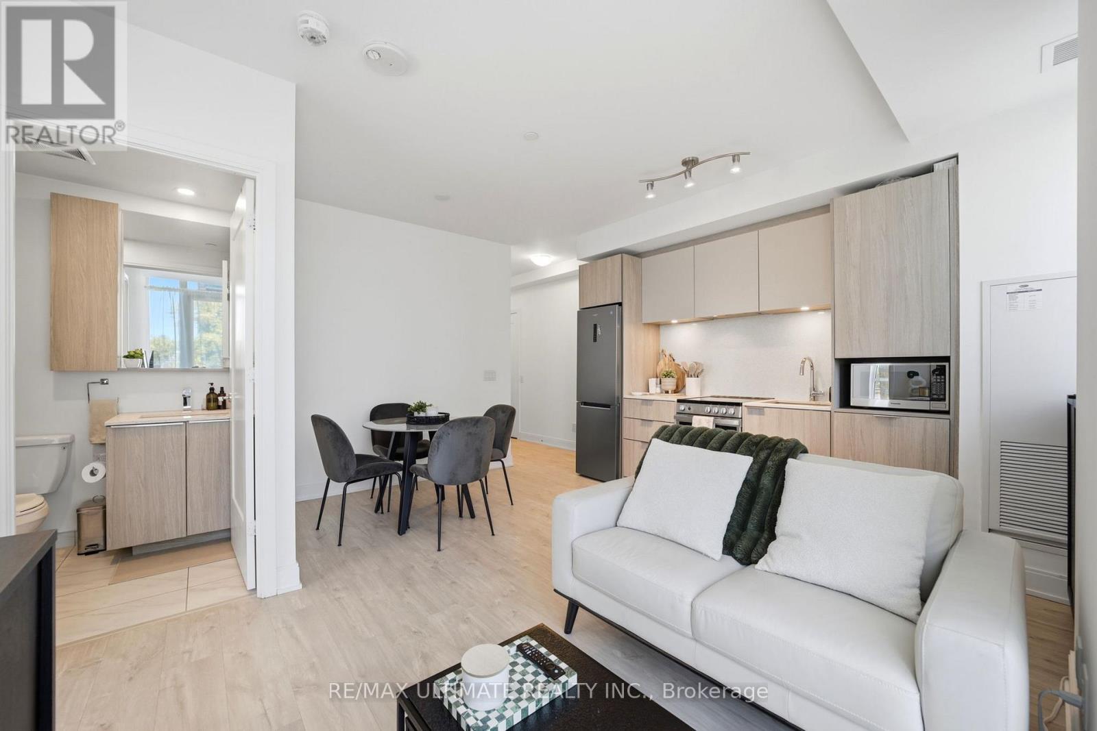#402 70 ANNIE CRAIG DRIVE - 4