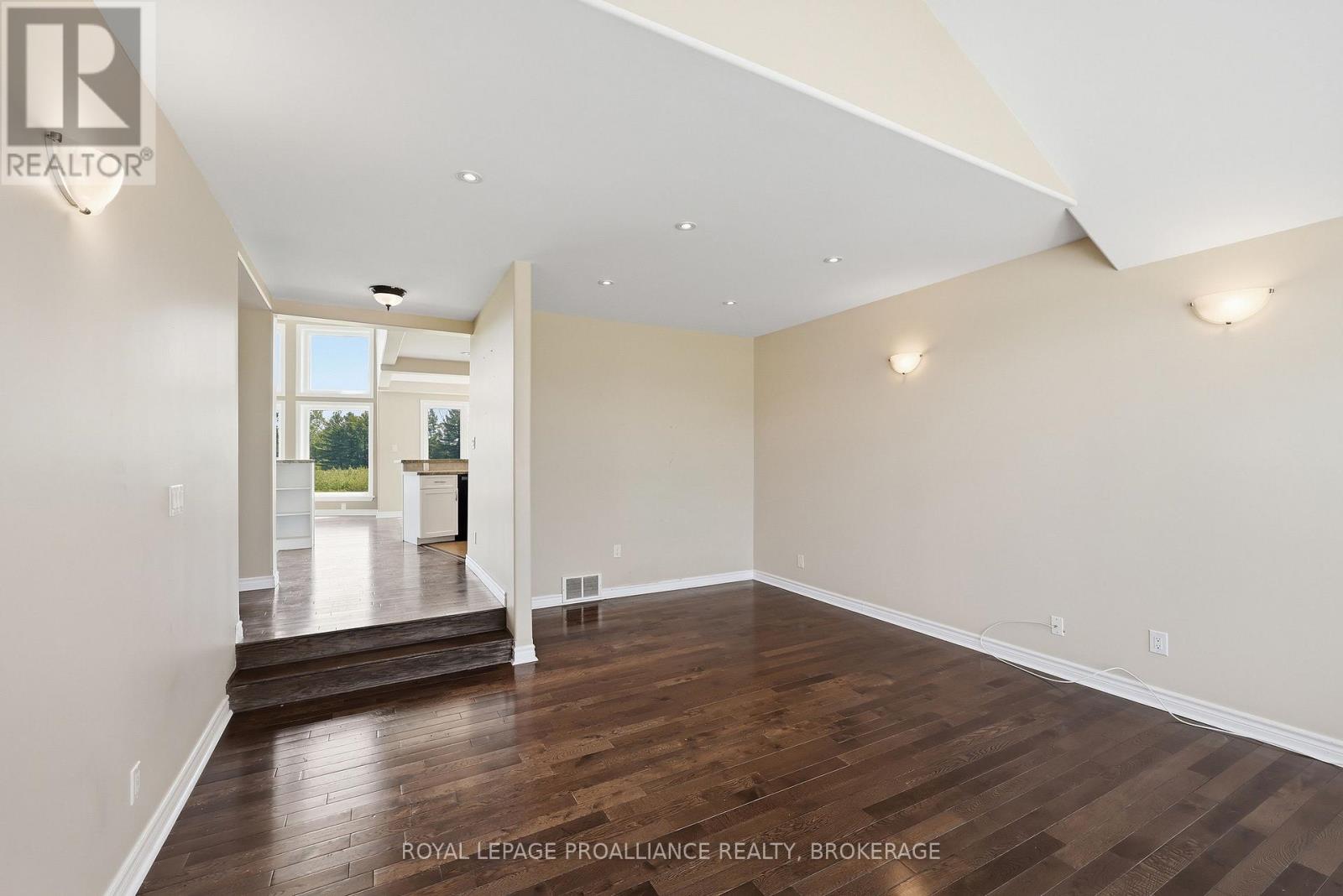 1461 ENGLISH WAY - 25