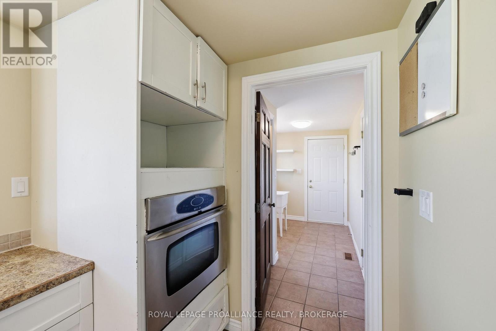 1461 ENGLISH WAY - 20