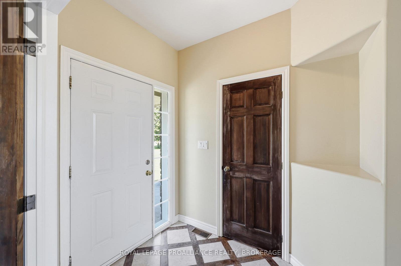 1461 ENGLISH WAY - 10