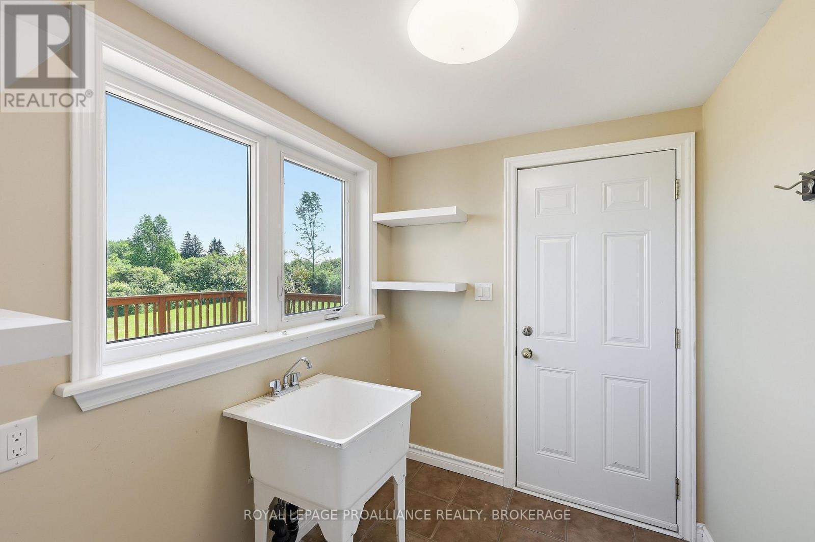 1461 ENGLISH WAY - 27